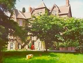 Brynhonddu Country House Bed & Breakfast at Bwlch Trewyn Estate, Pandy, Abergavenny, Monmouthshire